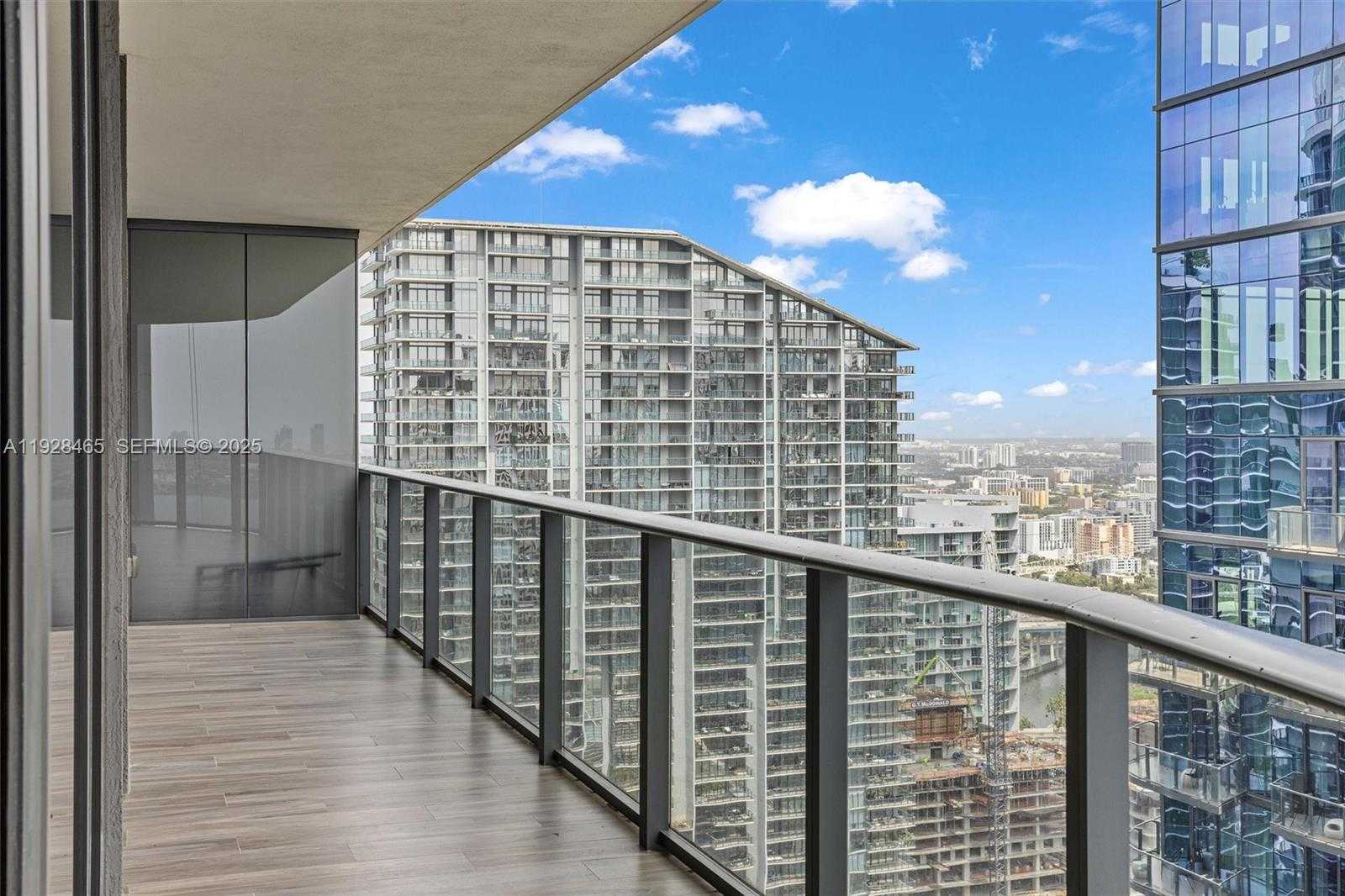 Imagen de Pequeño Objeto