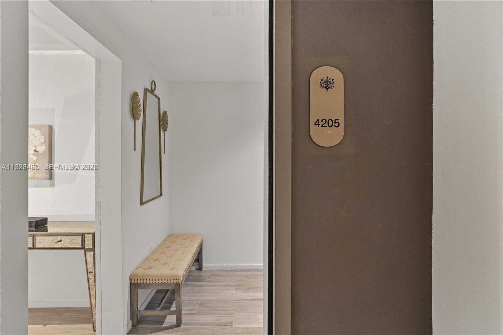 Imagen de Pequeño Objeto