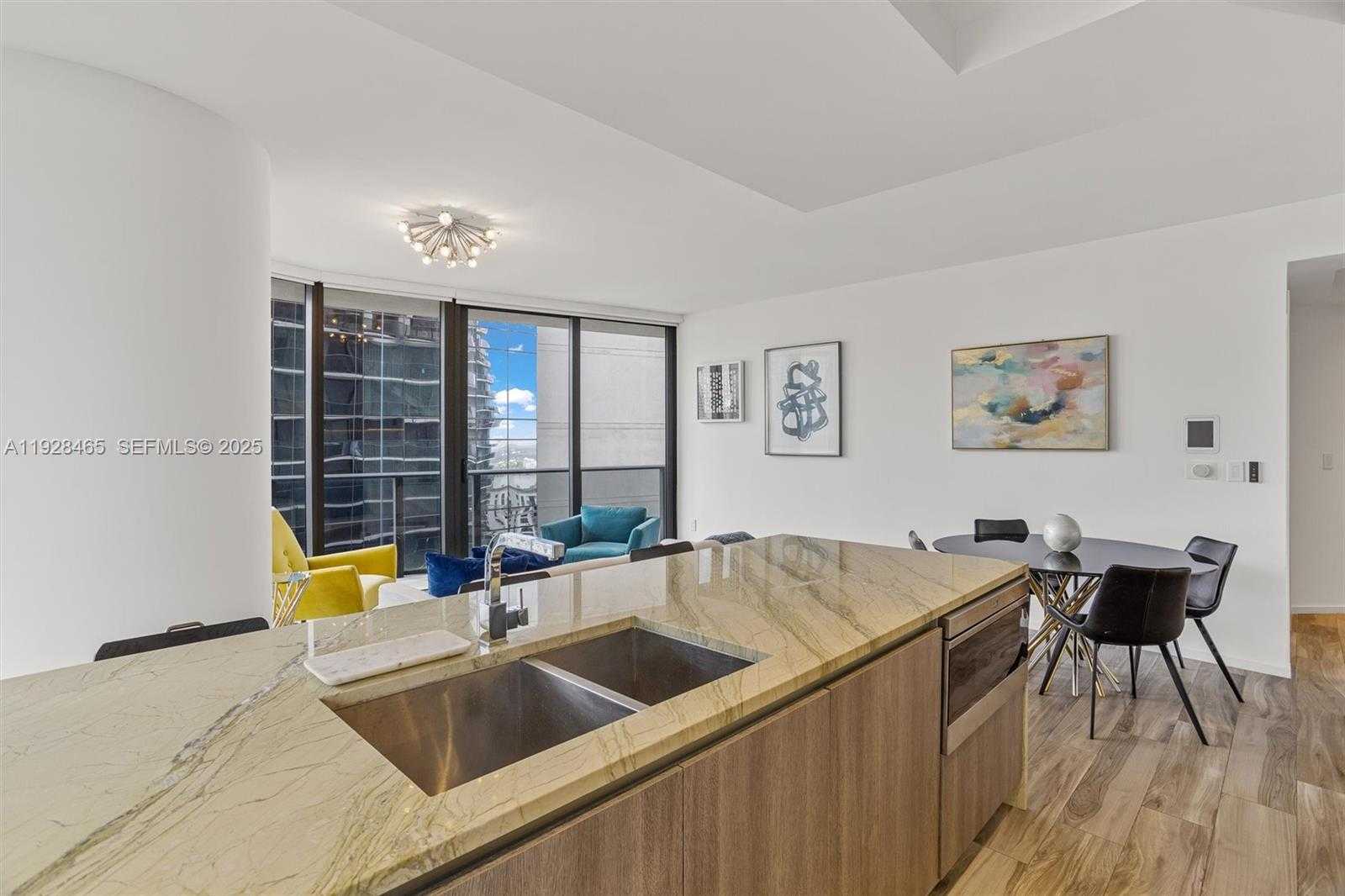 Imagen de Pequeño Objeto