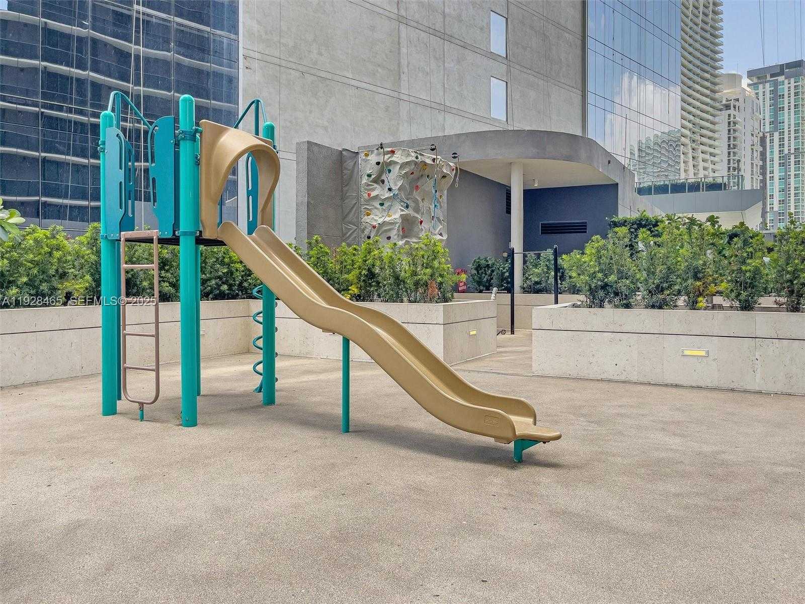 Imagen de Pequeño Objeto