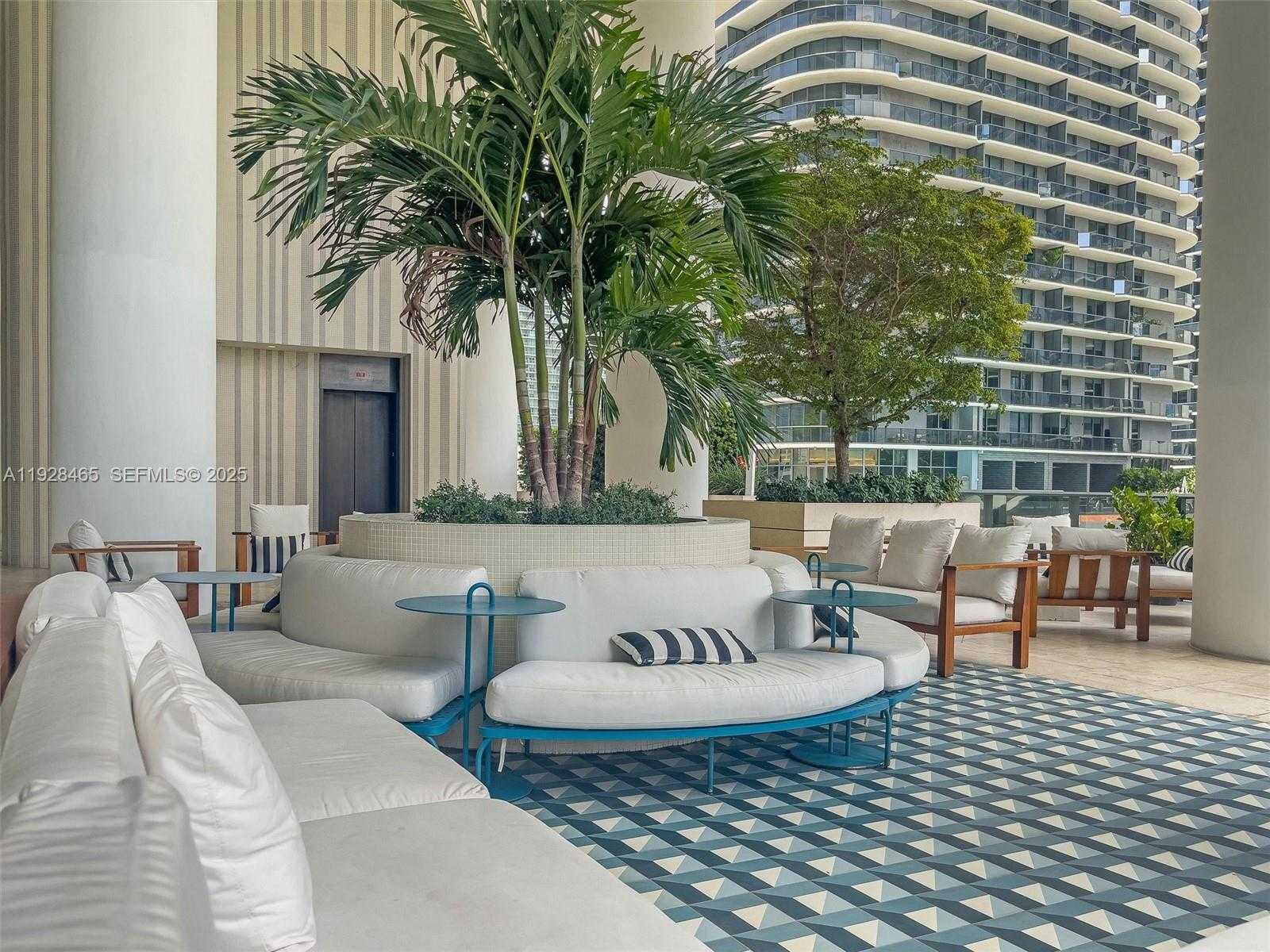 Imagen de Pequeño Objeto