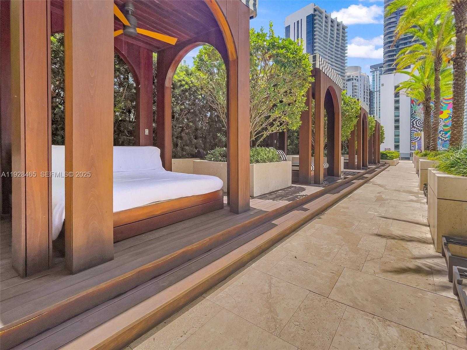 Imagen de Pequeño Objeto