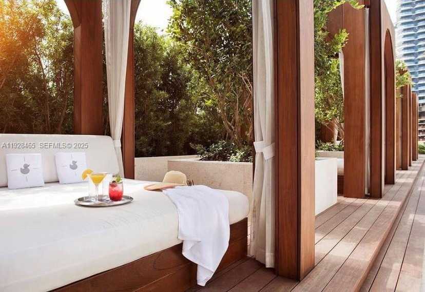 Imagen de Pequeño Objeto