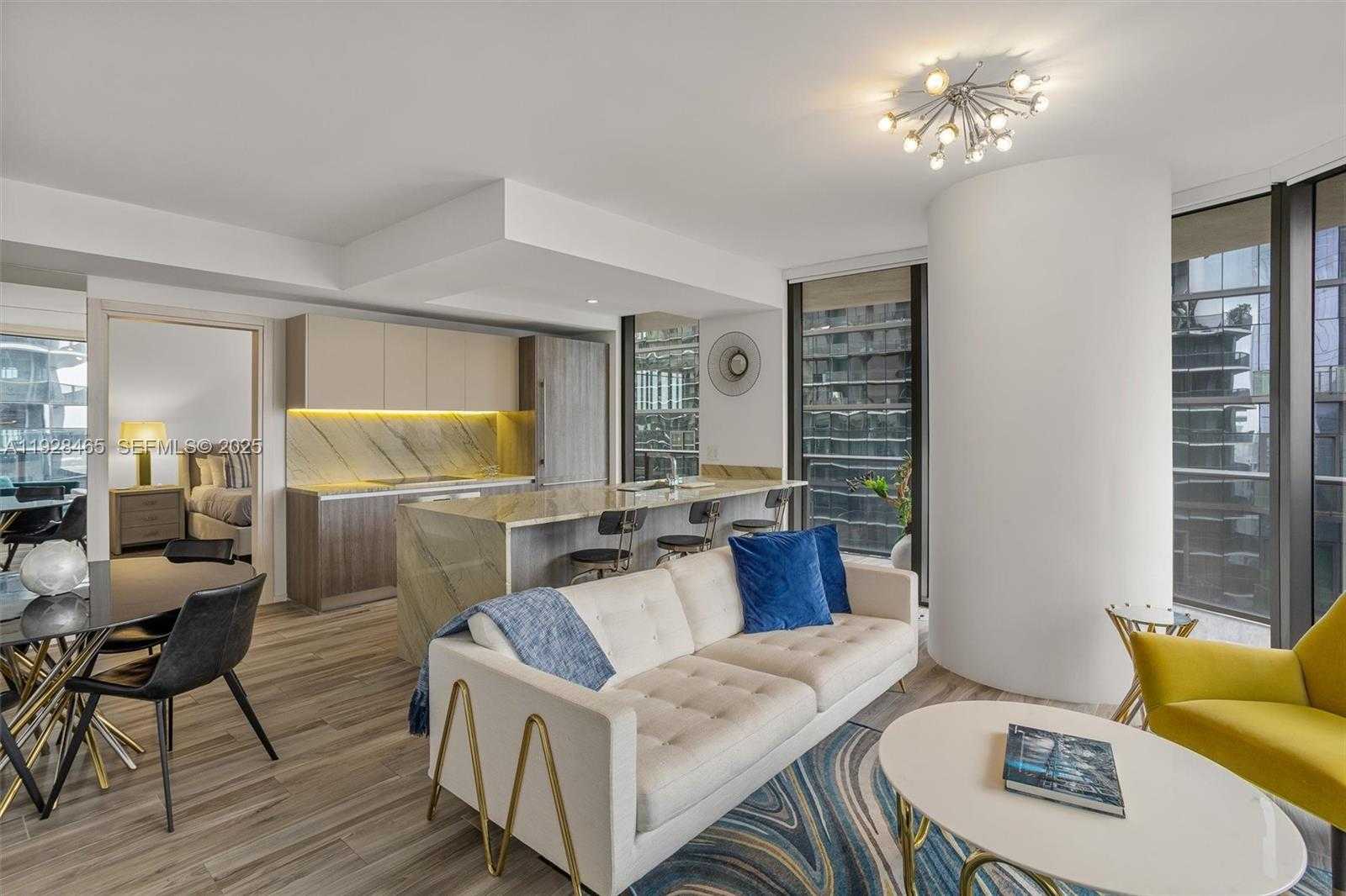 Imagen de Pequeño Objeto