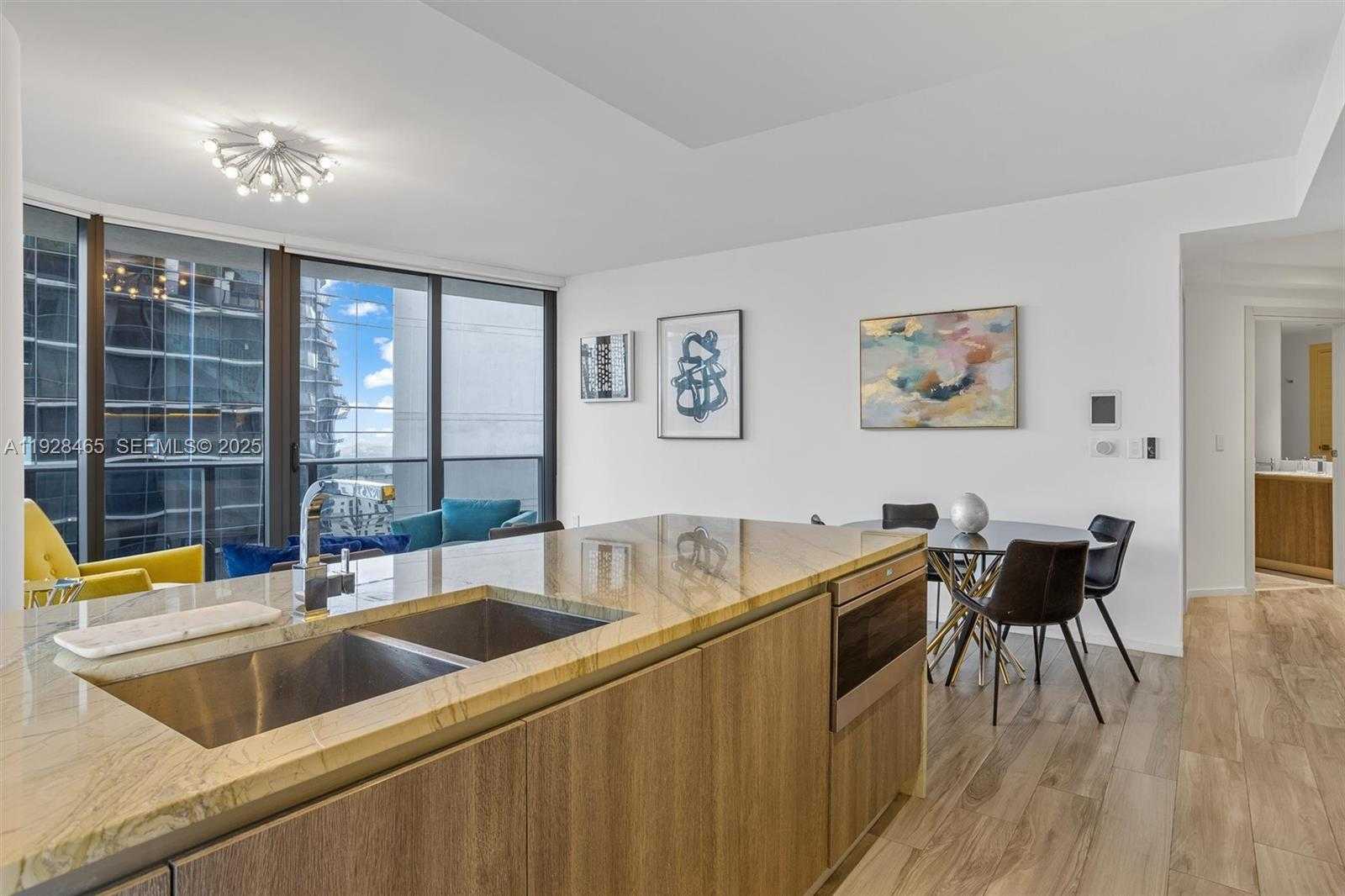 Imagen de Pequeño Objeto