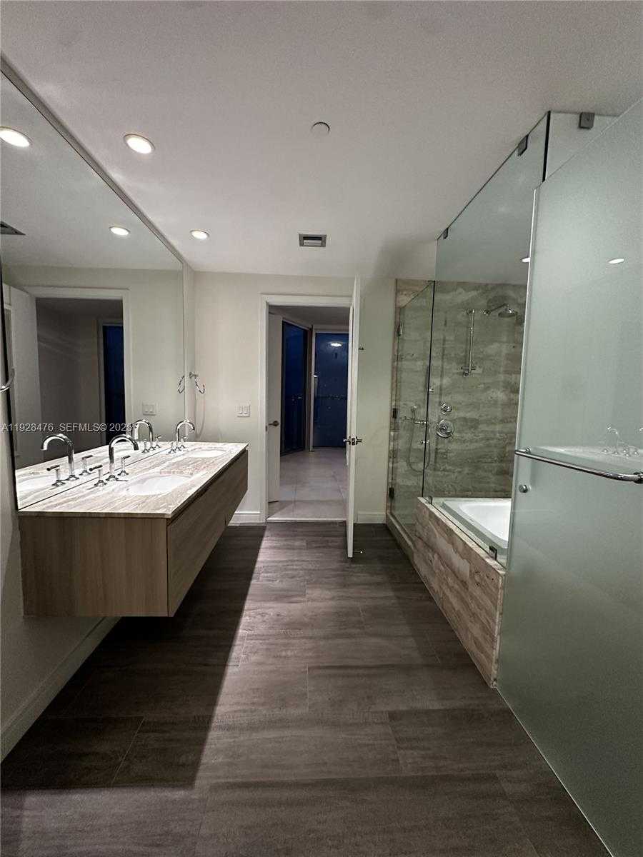 Small Image of 2900 NORTH EAST 7TH AVE #1604, Miami Number 4