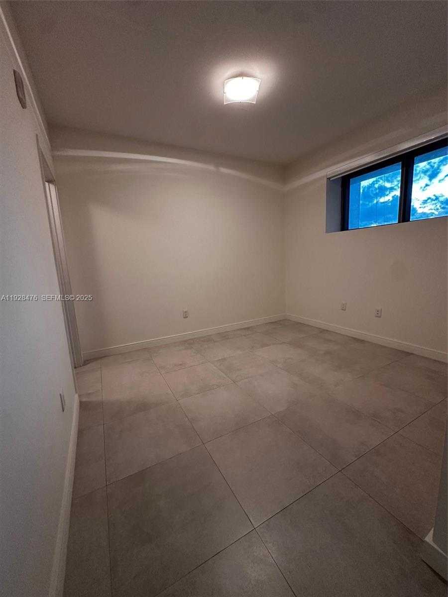 Small Image of 2900 NORTH EAST 7TH AVE #1604, Miami Number 7