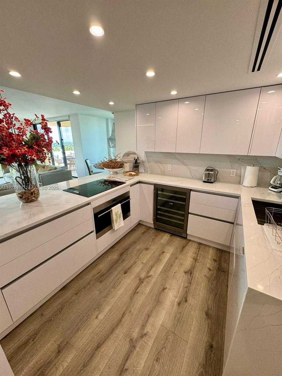 Small Image of 1121 CRANDON BLVD #E1001, Key Biscayne Number 24