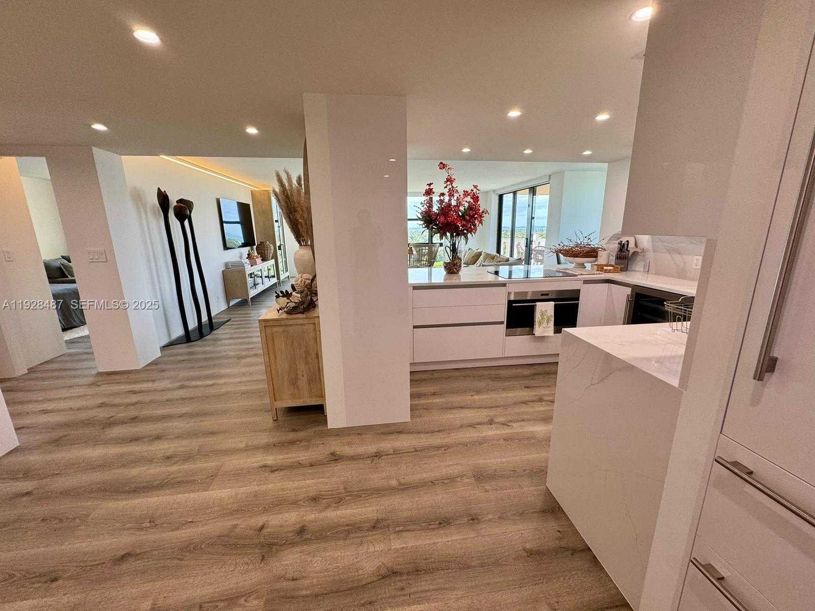 Small Image of 1121 CRANDON BLVD #E1001, Key Biscayne Number 4