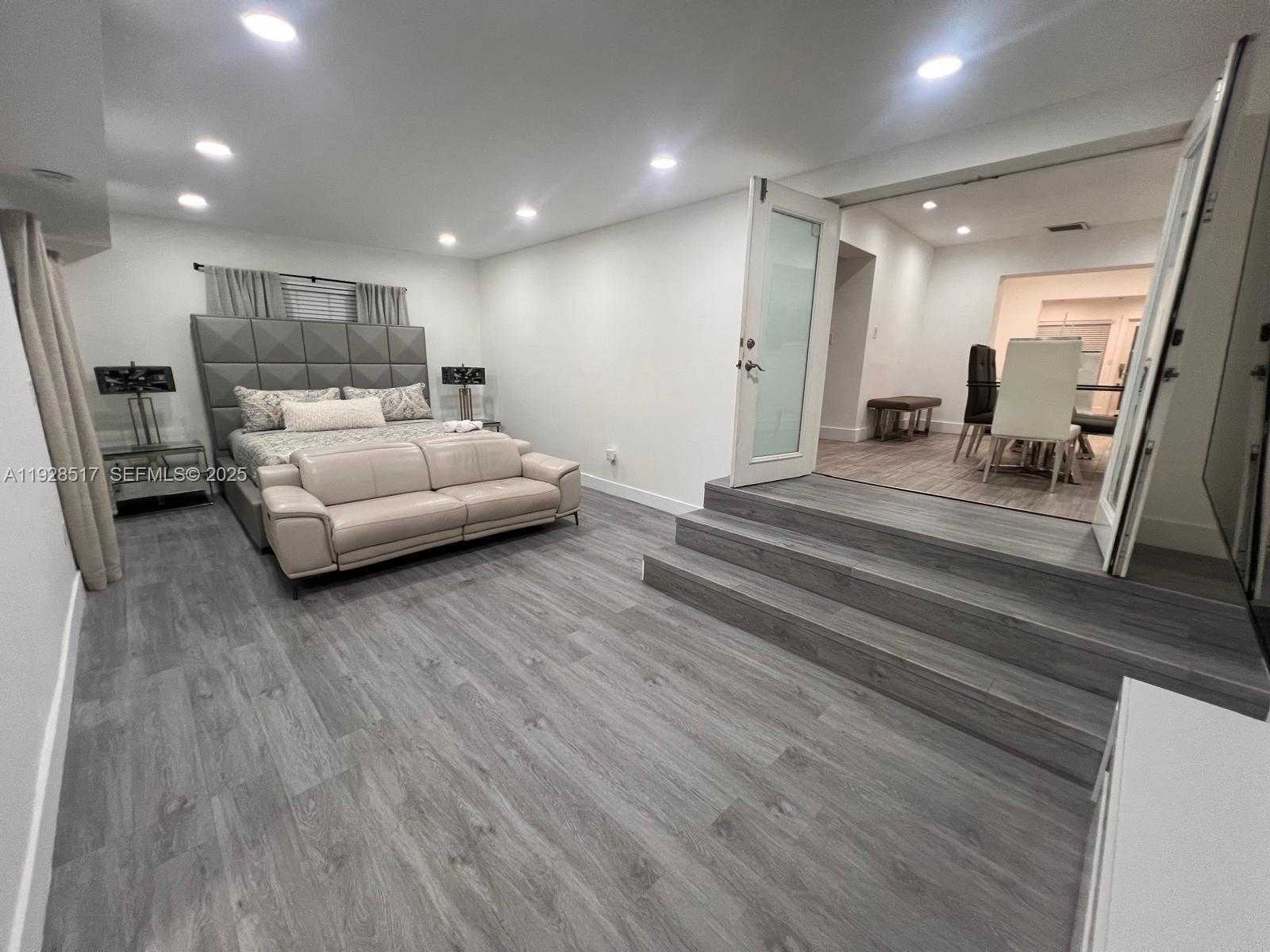 Small Image of 3675 SOUTH WEST 26TH ST, Miami Number 18