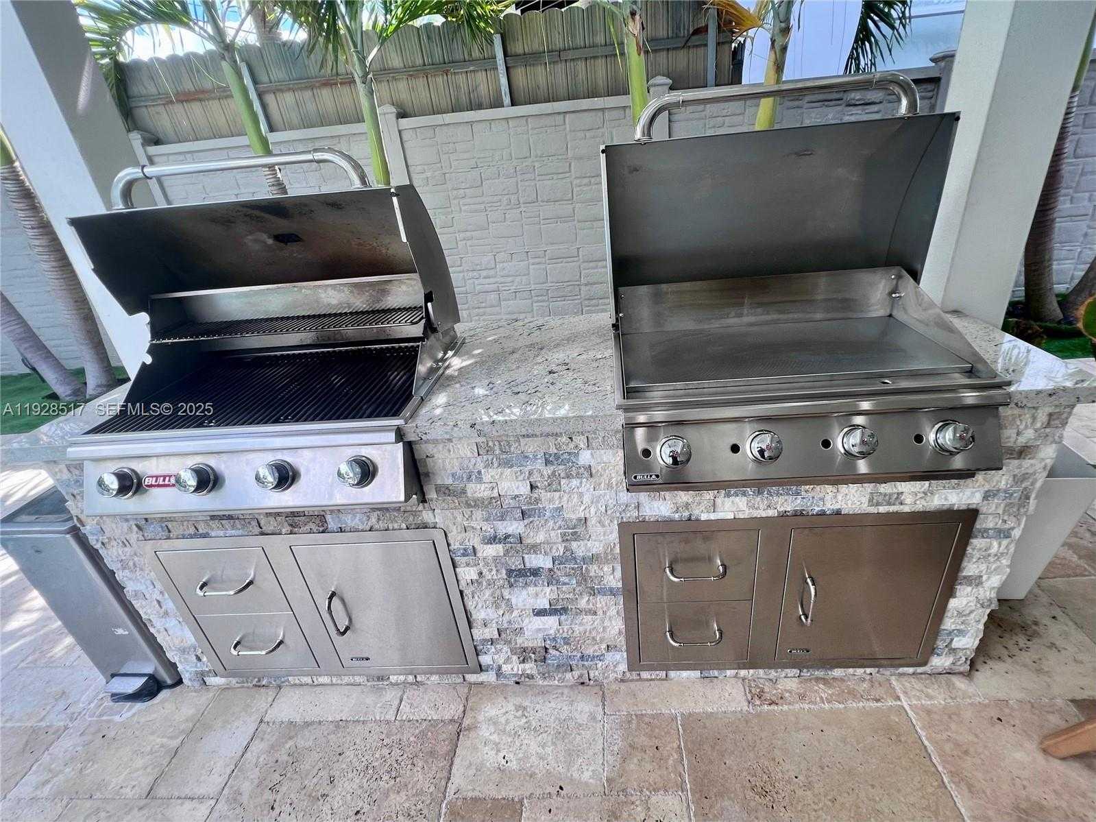 Small Image of 3675 SOUTH WEST 26TH ST, Miami Number 24