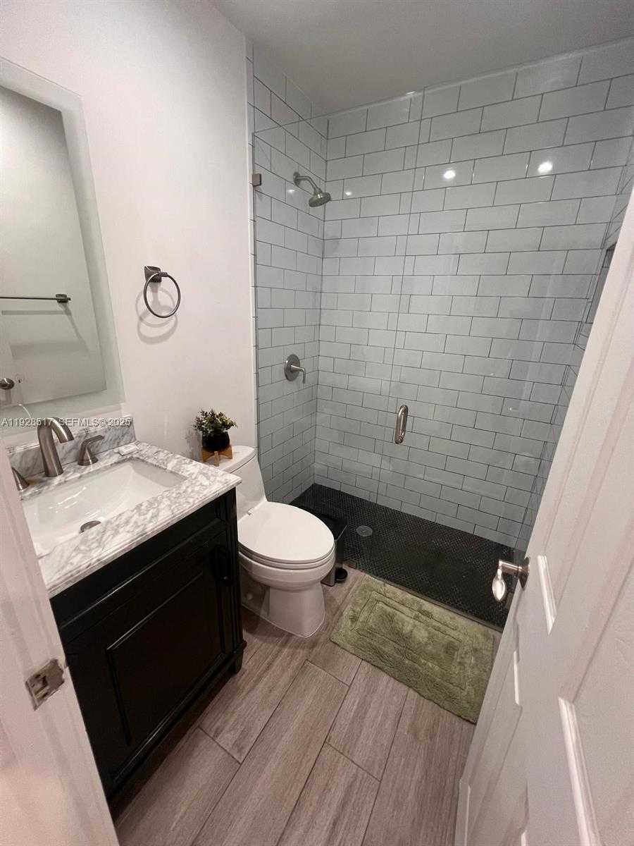 Small Image of 3675 SOUTH WEST 26TH ST, Miami Number 8