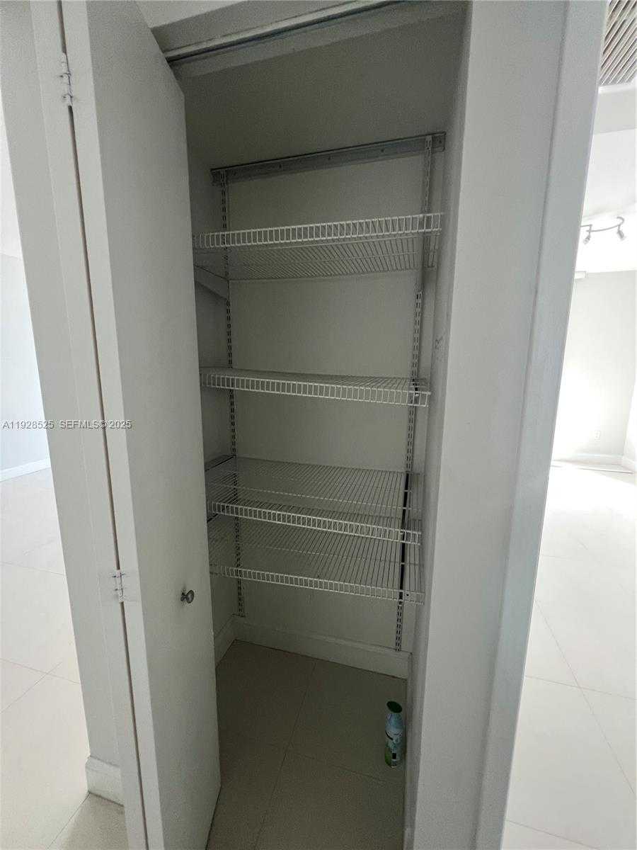 Small Image of 185 SOUTH WEST 7TH ST #2914, Miami Number 10