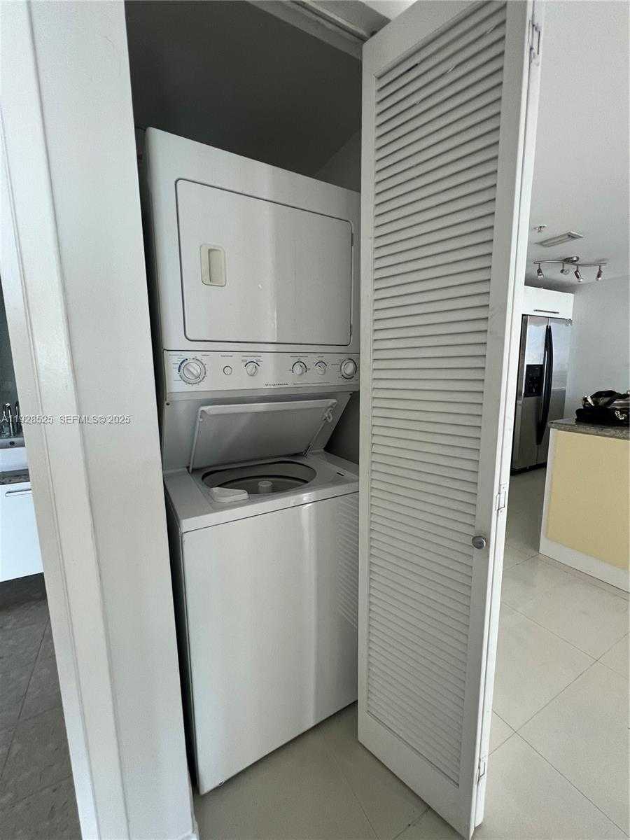 Small Image of 185 SOUTH WEST 7TH ST #2914, Miami Number 11