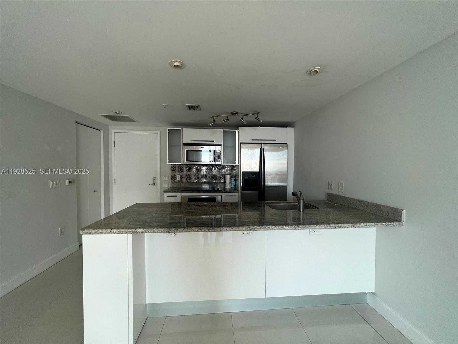 Small Image of 185 SOUTH WEST 7TH ST #2914, Miami Number 4