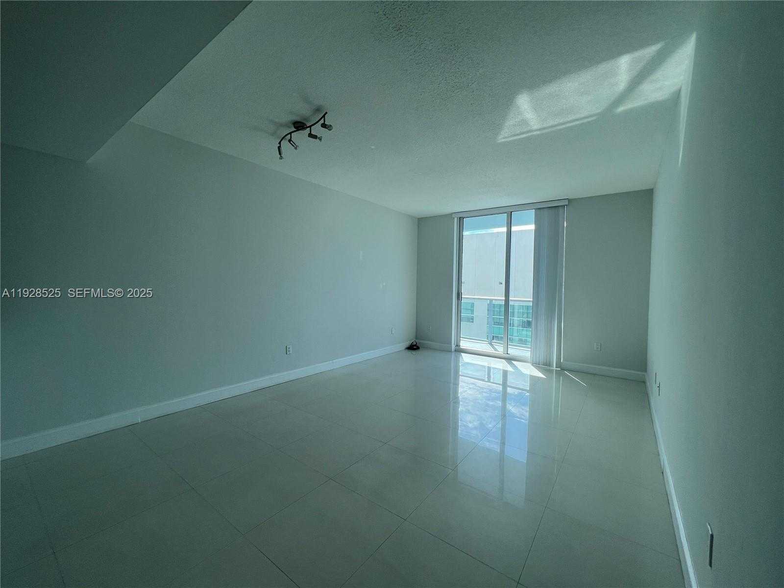 Small Image of 185 SOUTH WEST 7TH ST #2914, Miami Number 8