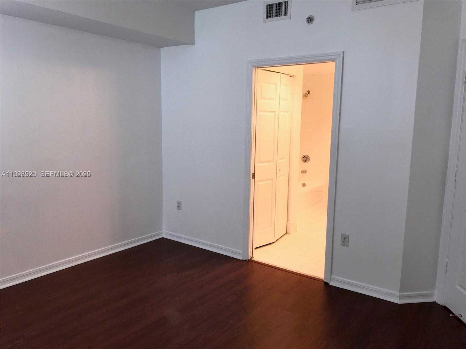 Small Image of 115 SOUTH WEST 11 ST #802, Miami Number 10