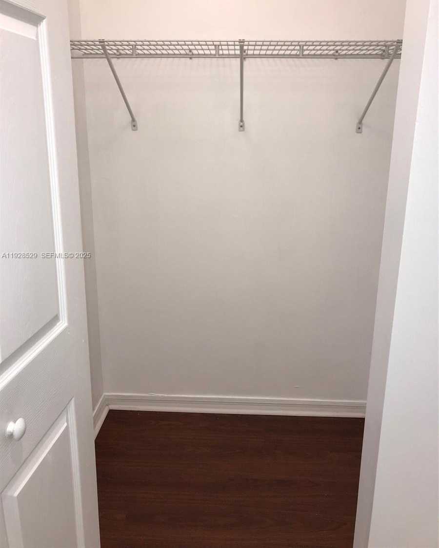 Small Image of 115 SOUTH WEST 11 ST #802, Miami Number 11