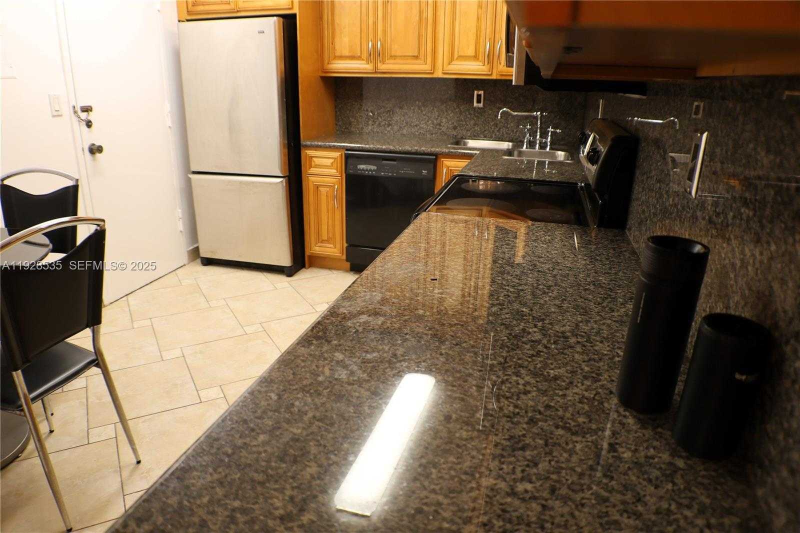 Small Image of 1833 SOUTH OCEAN DR #1807, Hallandale Beach Number 15