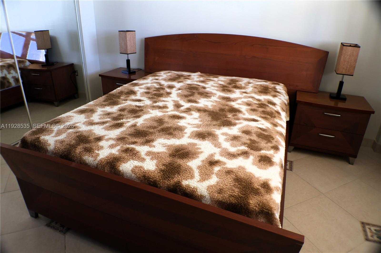 Small Image of 1833 SOUTH OCEAN DR #1807, Hallandale Beach Number 17