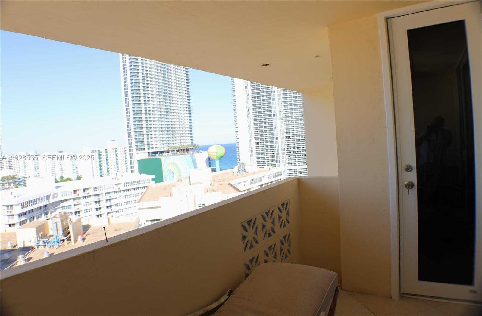 Small Image of 1833 SOUTH OCEAN DR #1807, Hallandale Beach Number 24