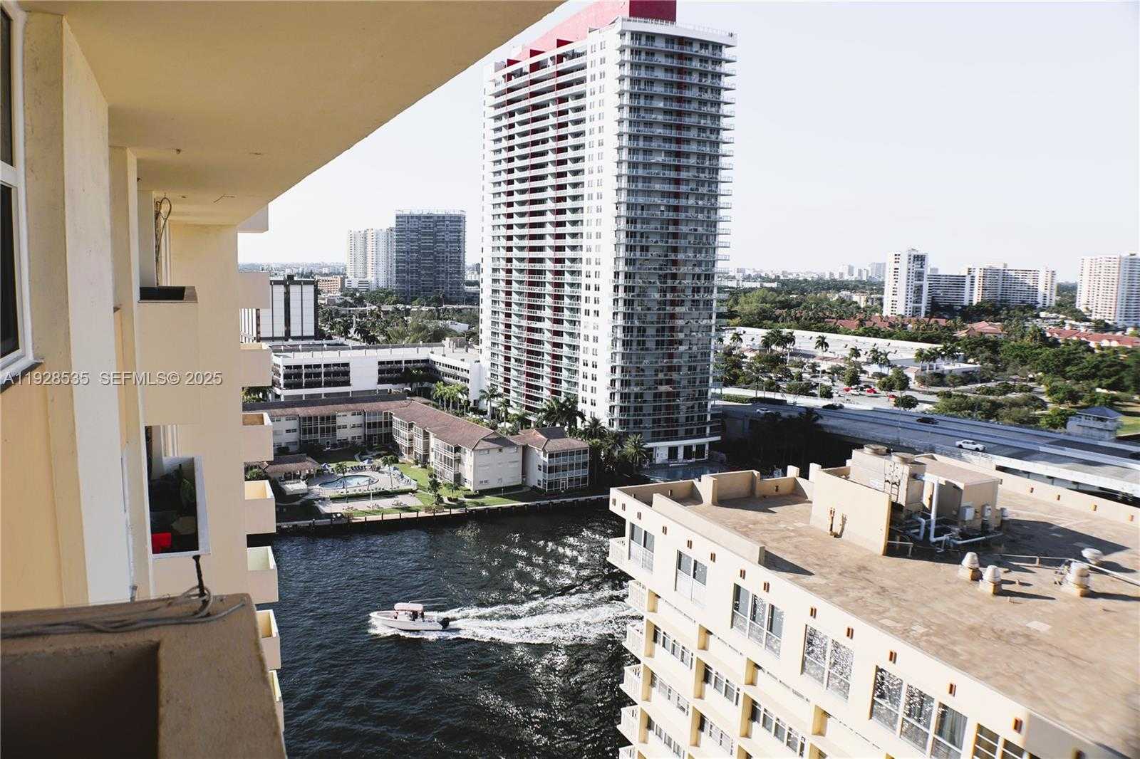 Small Image of 1833 SOUTH OCEAN DR #1807, Hallandale Beach Number 25