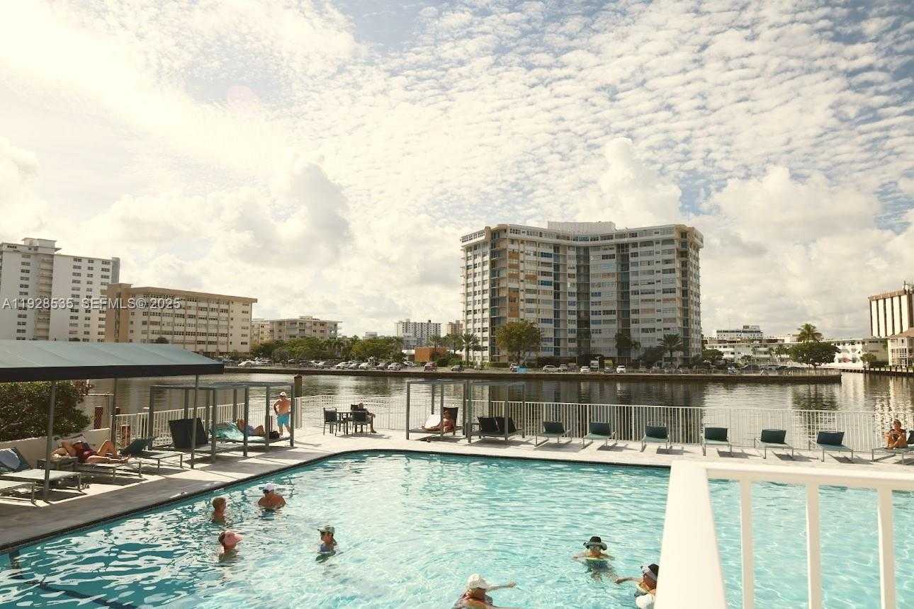 Small Image of 1833 SOUTH OCEAN DR #1807, Hallandale Beach Number 27