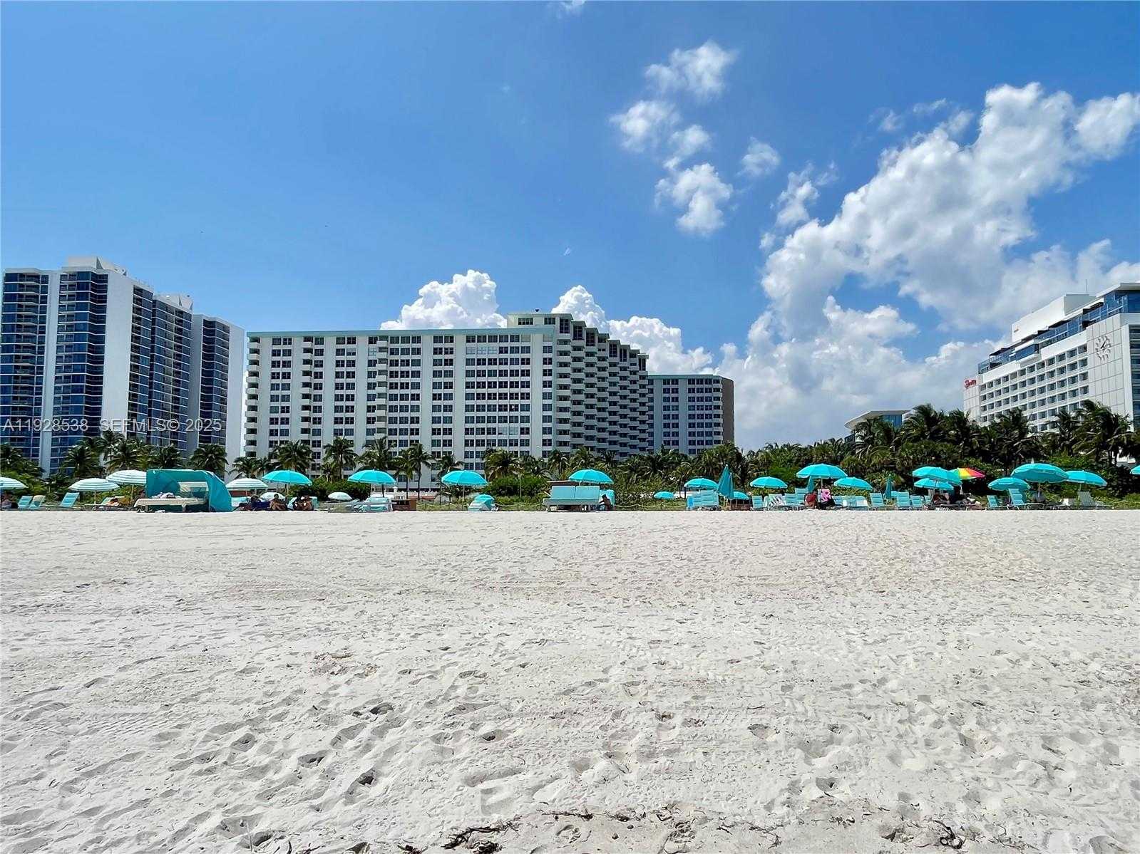 Small Image of 2899 COLLINS AVE #1004, Miami Beach Number 18