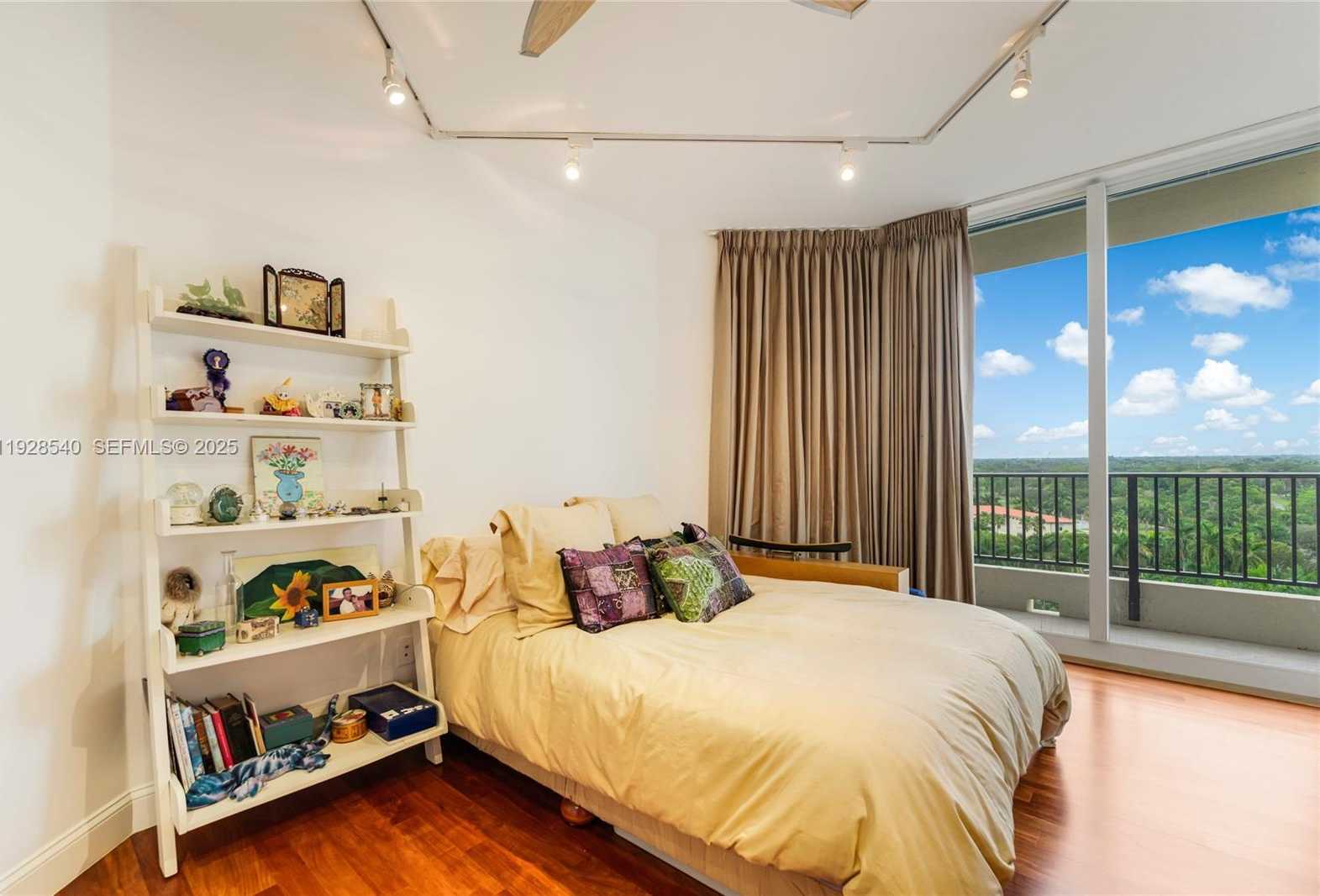 Small Image of 13627 DEERING BAY DR #1004, Coral Gables Number 18