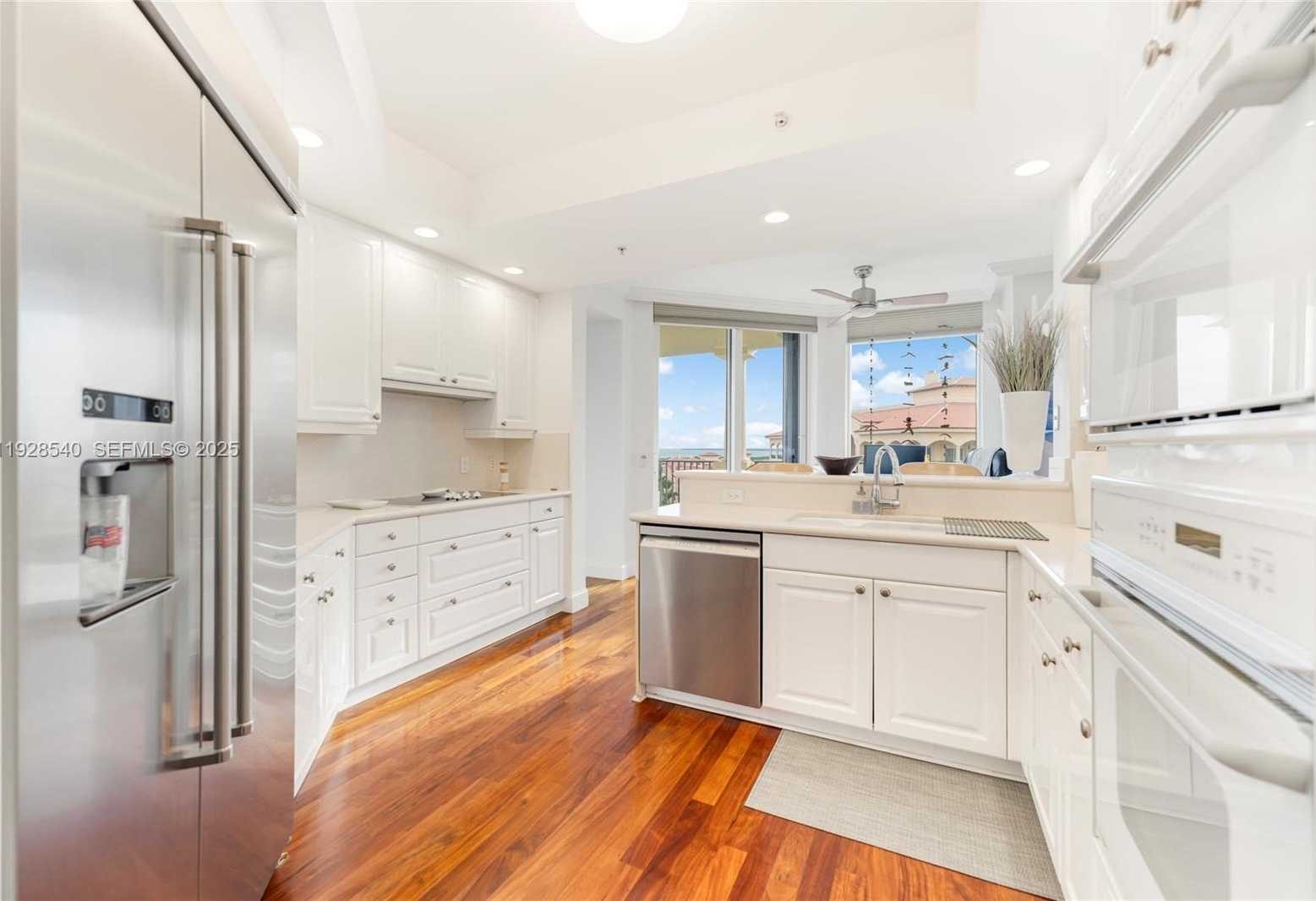 Small Image of 13627 DEERING BAY DR #1004, Coral Gables Number 5