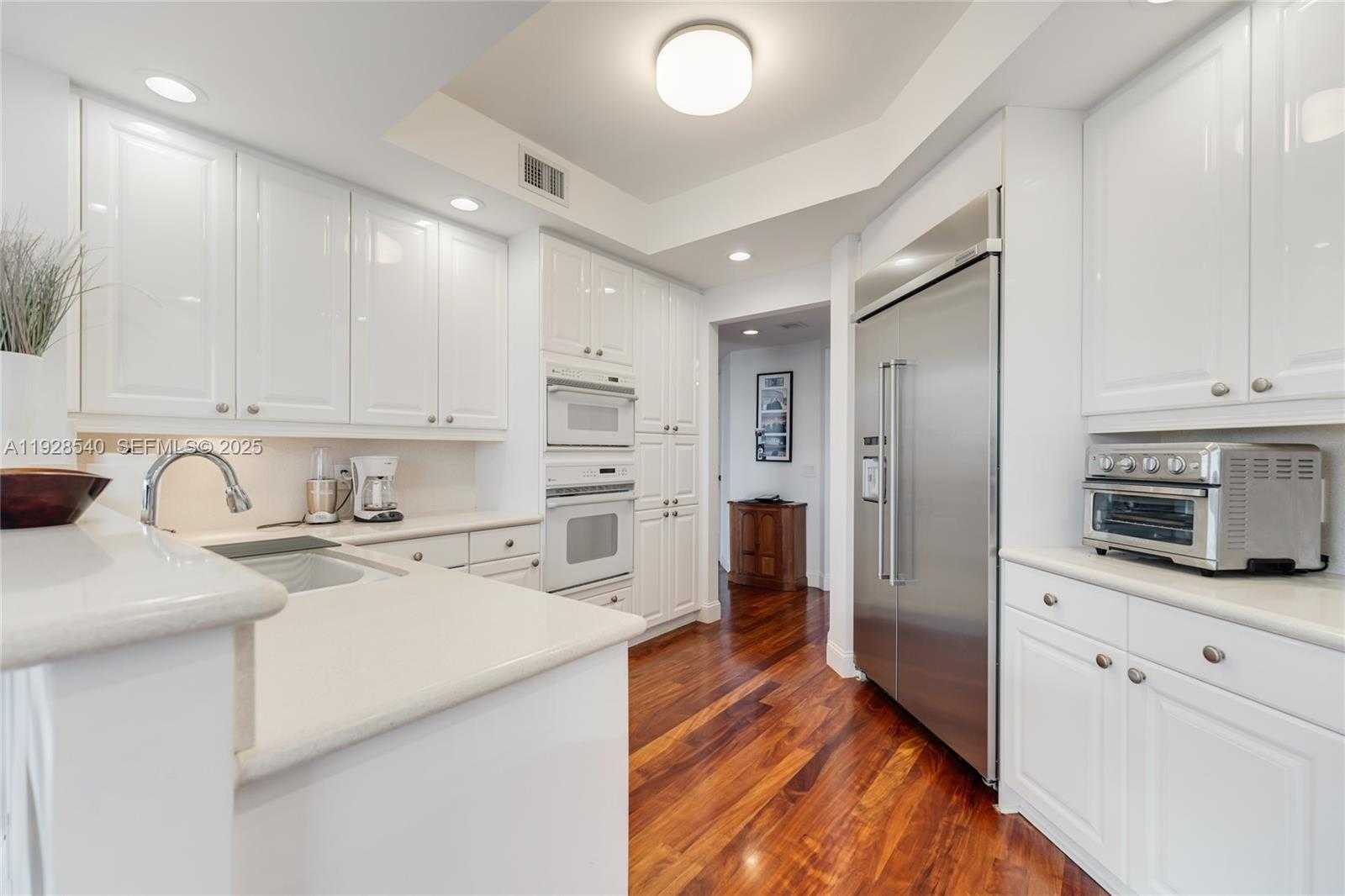 Small Image of 13627 DEERING BAY DR #1004, Coral Gables Number 6