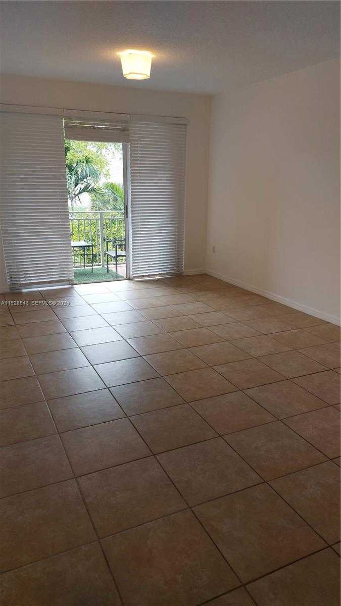Small Image of 6560 NORTH WEST 114TH AVE #526, Doral Number 3