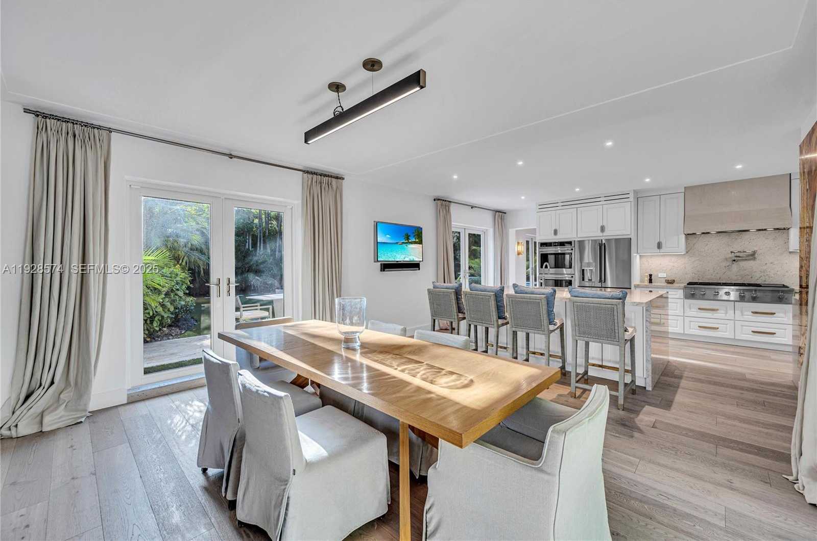 Small Image of 607 MELALEUCA LN, Miami Number 17