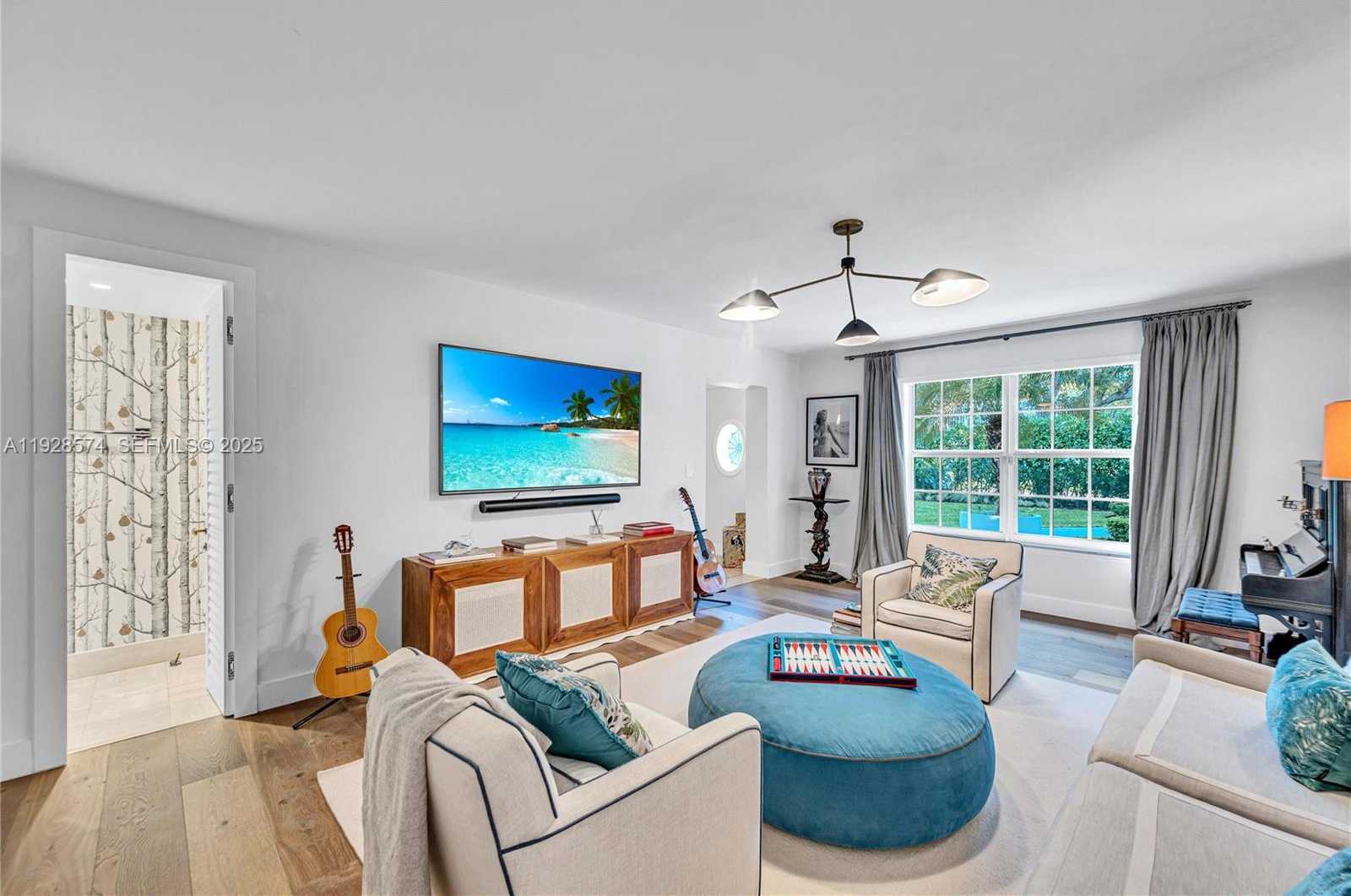 Small Image of 607 MELALEUCA LN, Miami Number 21