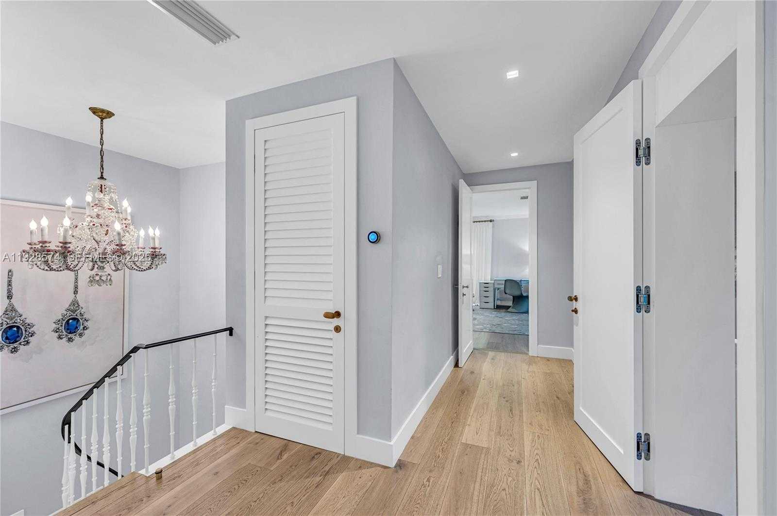 Small Image of 607 MELALEUCA LN, Miami Number 28