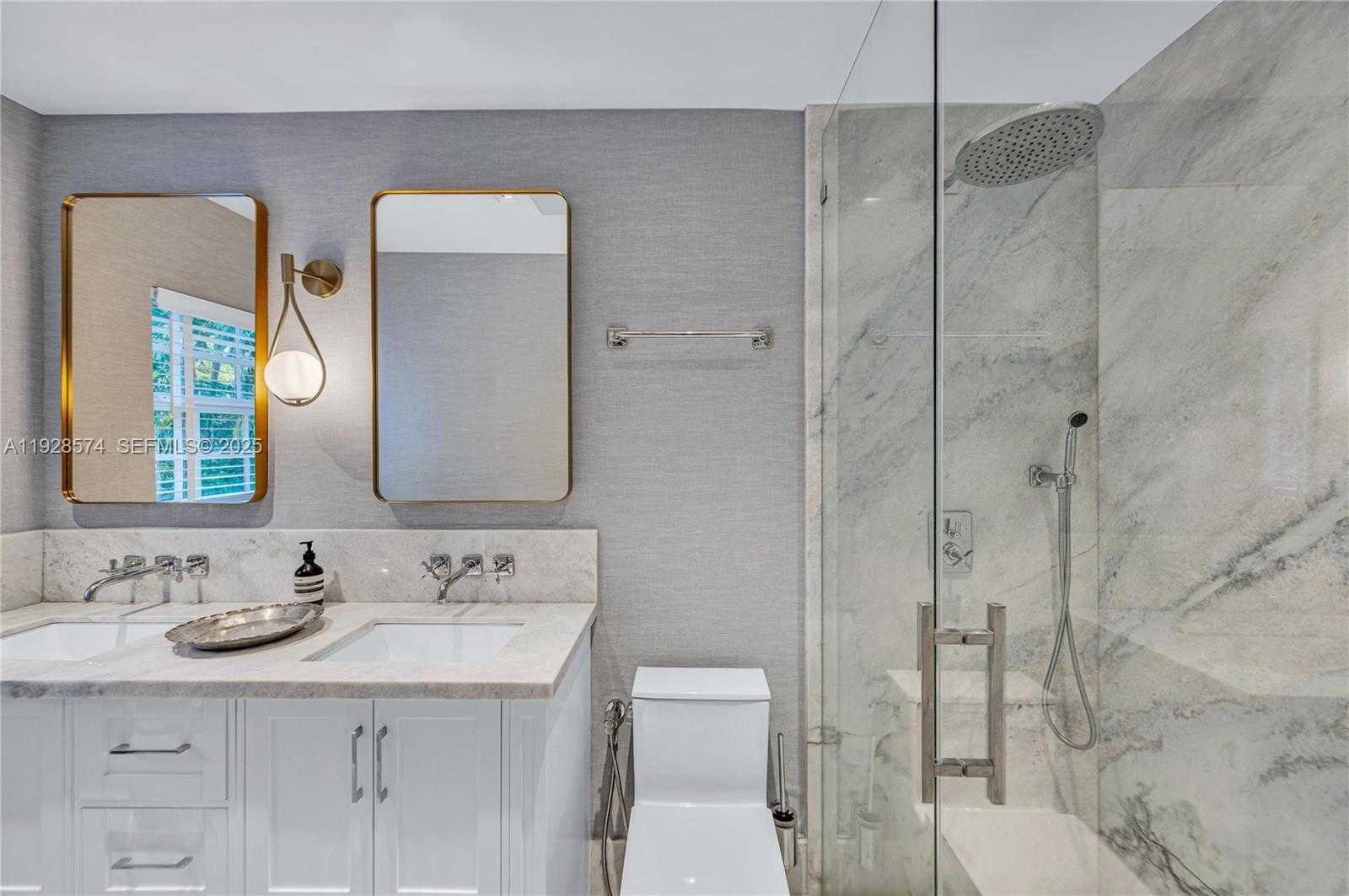 Small Image of 607 MELALEUCA LN, Miami Number 32