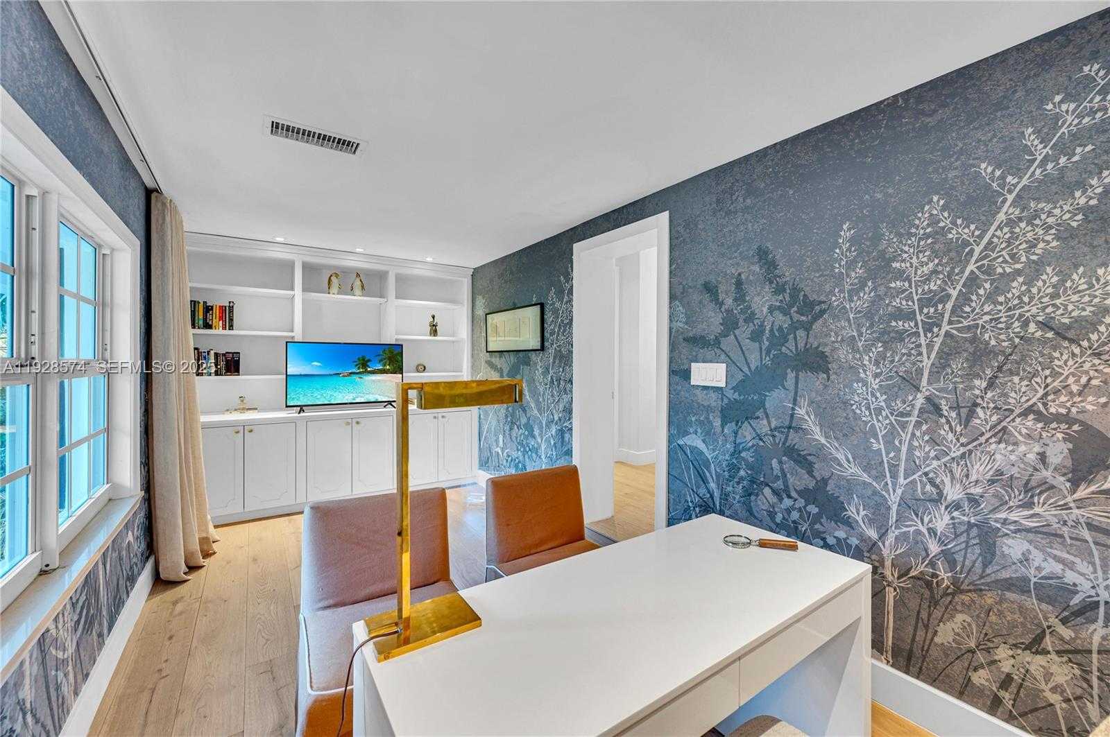 Small Image of 607 MELALEUCA LN, Miami Number 34