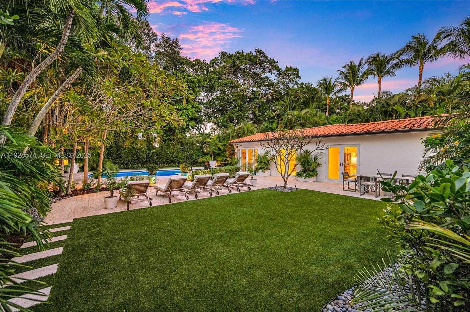 Small Image of 607 MELALEUCA LN, Miami Number 44