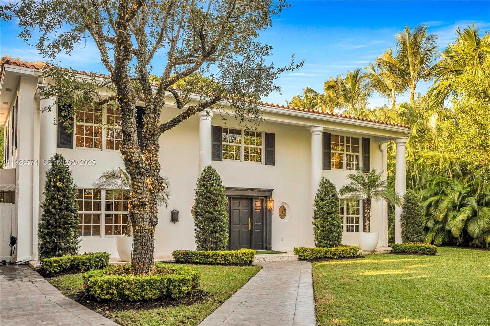 Small Image of 607 MELALEUCA LN, Miami Number 47