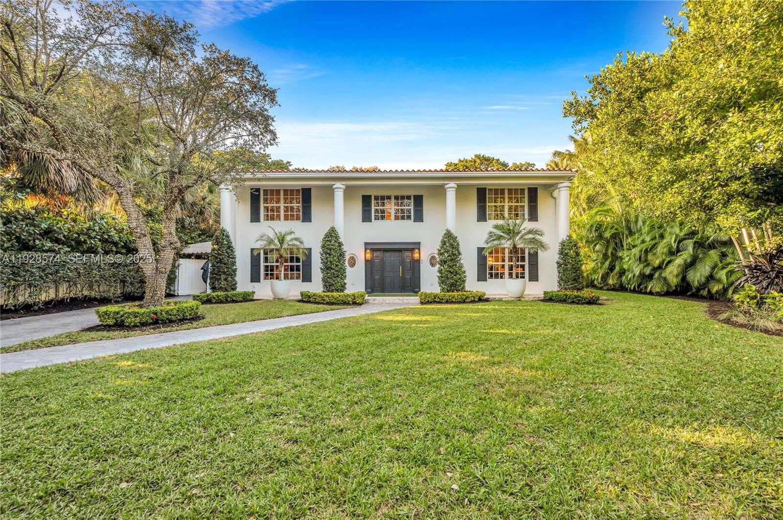 Small Image of 607 MELALEUCA LN, Miami Number 7