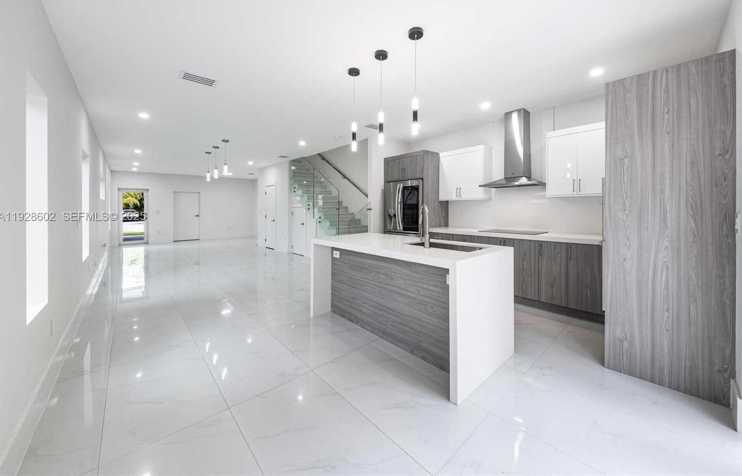 Small Image of 3142 CARTER ST #3142, Miami Number 24