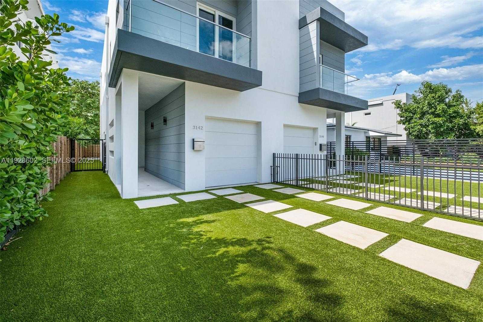 Small Image of 3142 CARTER ST #3142, Miami Number 4