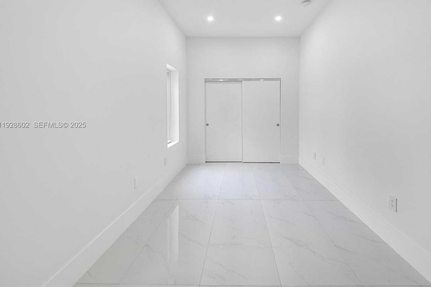 Small Image of 3142 CARTER ST #3142, Miami Number 44