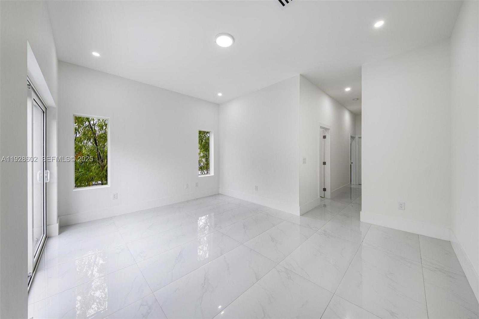 Small Image of 3142 CARTER ST #3142, Miami Number 52