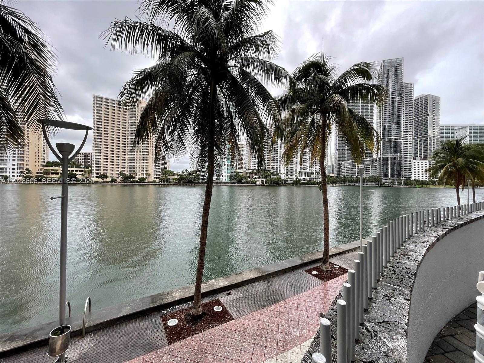 Small Image of 325 SOUTH BISCAYNE BLVD #2116, Miami Number 20
