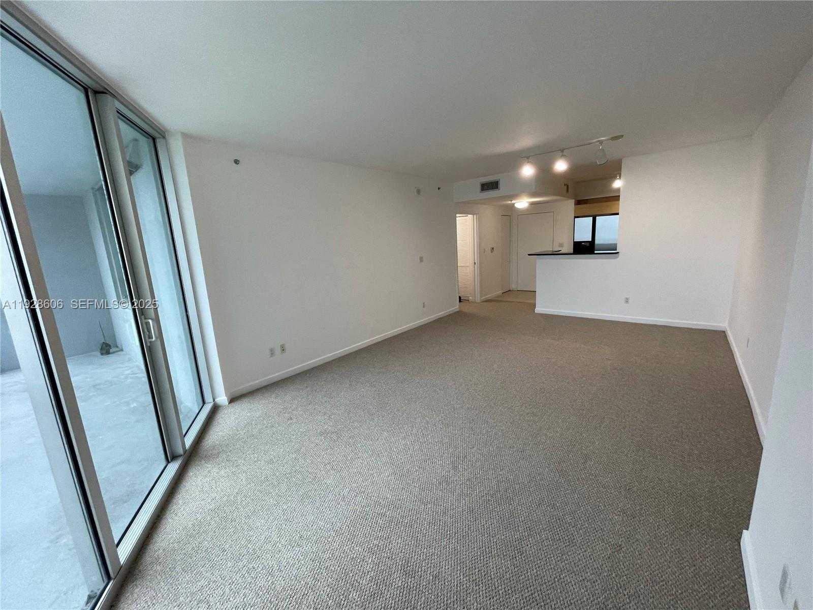 Small Image of 325 SOUTH BISCAYNE BLVD #2116, Miami Number 3