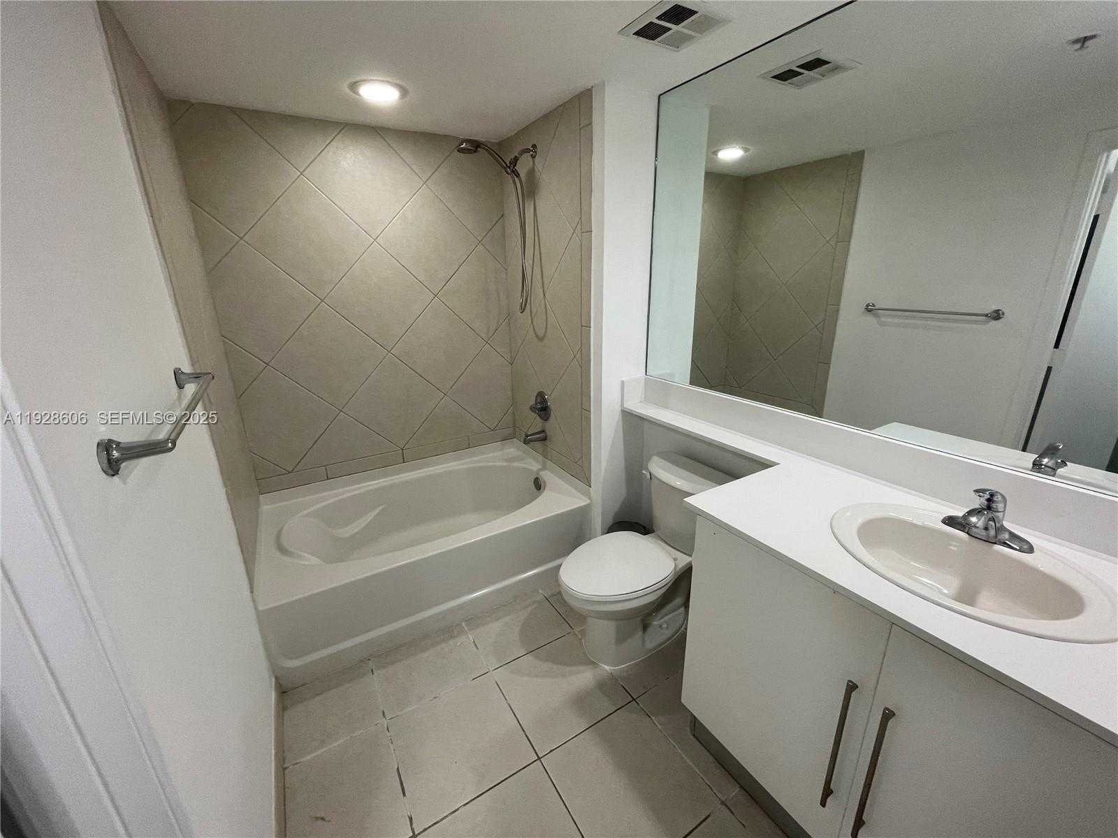 Small Image of 325 SOUTH BISCAYNE BLVD #2116, Miami Number 5