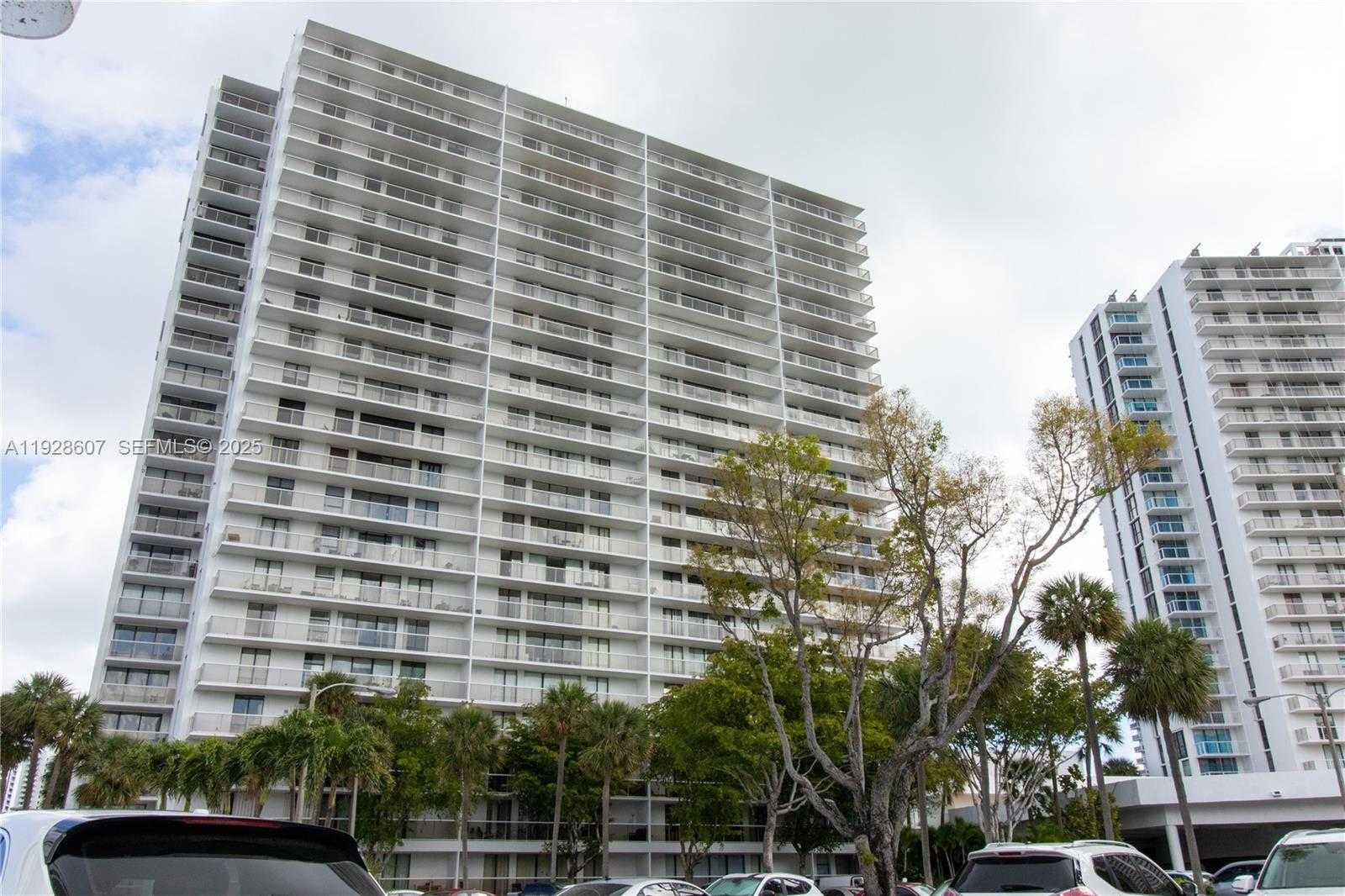 Small Image of 3701 NORTH COUNTRY CLUB DR #1004, Aventura Number 16