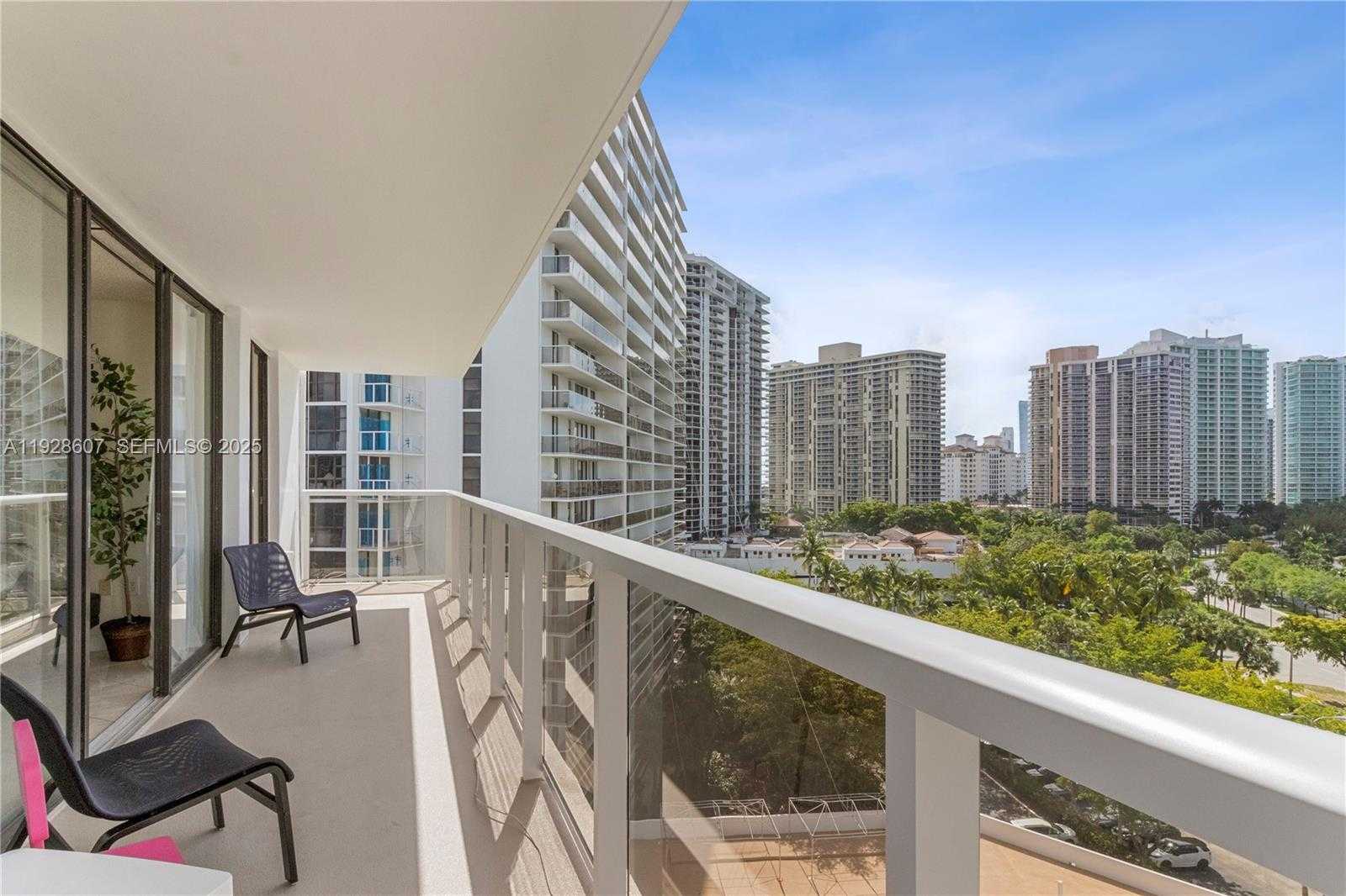 Small Image of 3701 NORTH COUNTRY CLUB DR #1004, Aventura Number 3