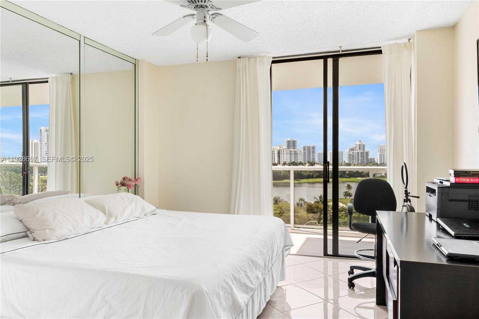 Small Image of 3701 NORTH COUNTRY CLUB DR #1004, Aventura Number 6